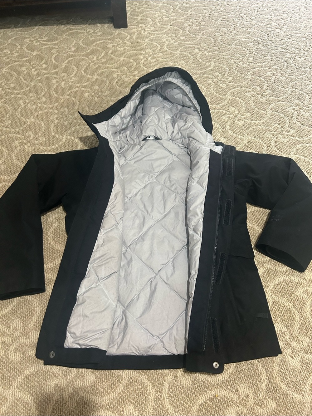 The North Face girls Black Hooded Quilted down 550 dry vent Jacket 14/16 - Picture 6 of 15